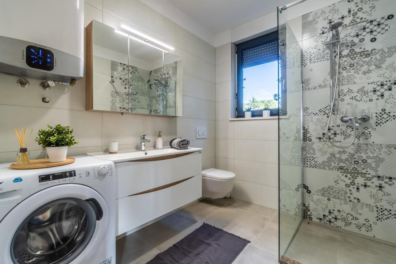 Laurel Apartment